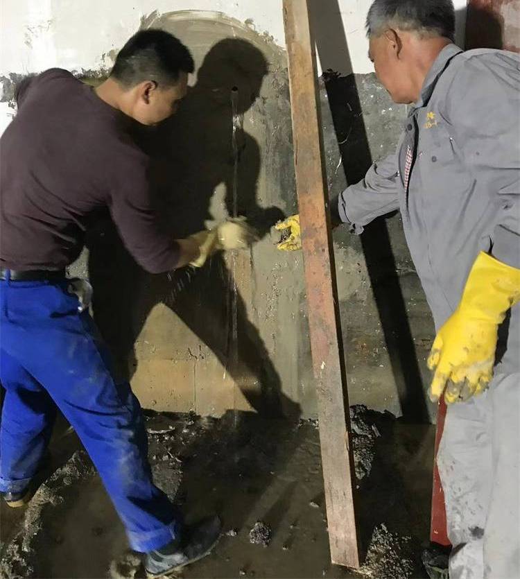 地下室剪力墙堵漏施工