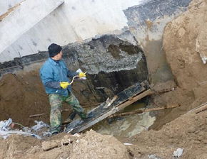 遵化市污水池伸缩缝堵漏 水池伸缩缝补漏公司 企业相册 江苏三里港堵漏防水公司,污水池堵漏,水电站堵漏.水电站补漏.水池伸缩缝补漏.污水池补漏公司